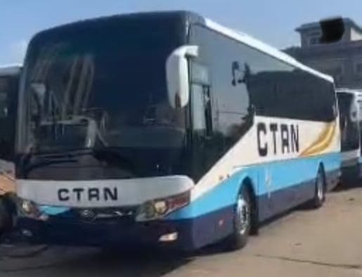Bus de transport importé depuis la Chine par Mamé Transport